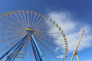 Riesenrad im Vergnügungspark